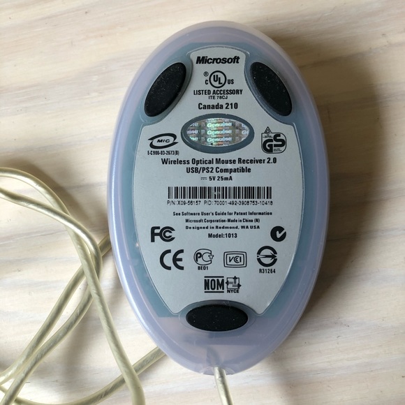 Microsoft Wireless Optical Mouse & USB 2.0 Receiver Cable - Picture 12 of 16
